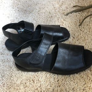 Ecco Soft Black Leather Sandal Size 40EU